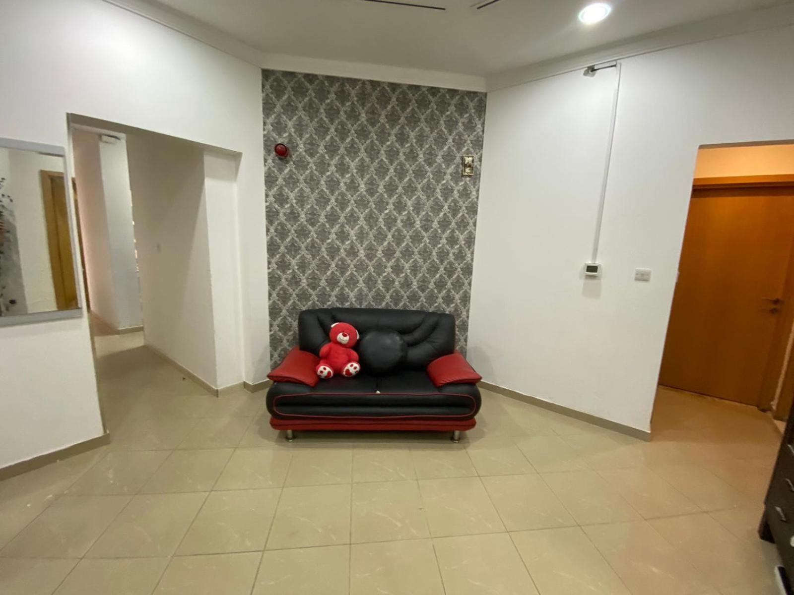 Nice Single Rooms For "Girls" Only In Dubai, Marina エクステリア 写真