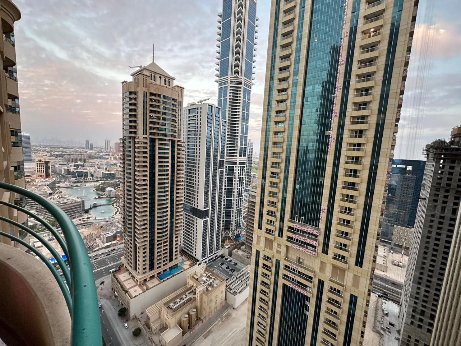 Nice Single Rooms For "Girls" Only In Dubai, Marina エクステリア 写真