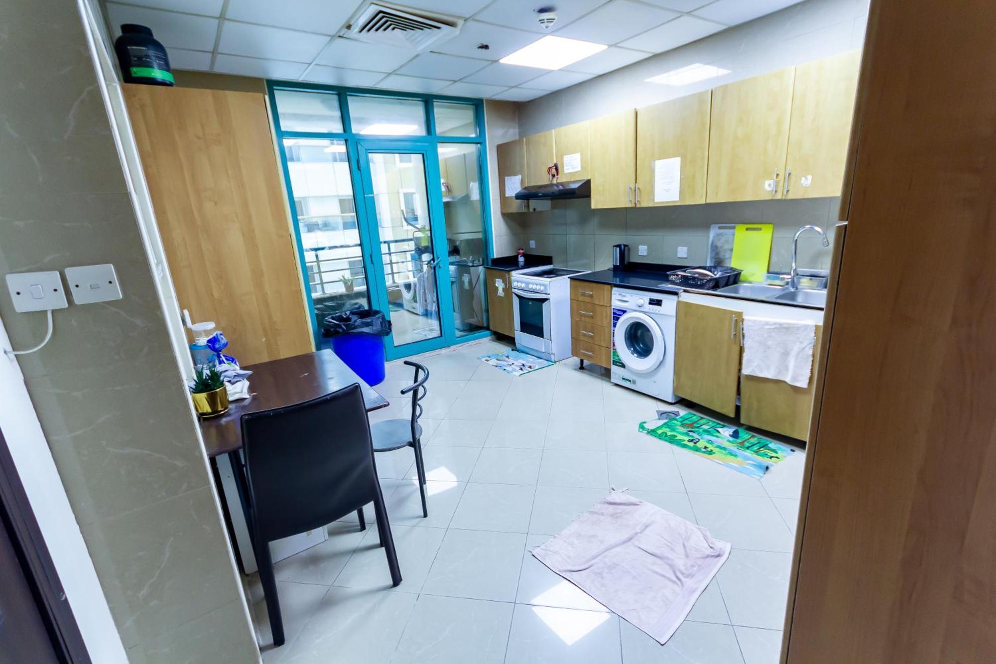 Nice Single Rooms For "Girls" Only In Dubai, Marina エクステリア 写真