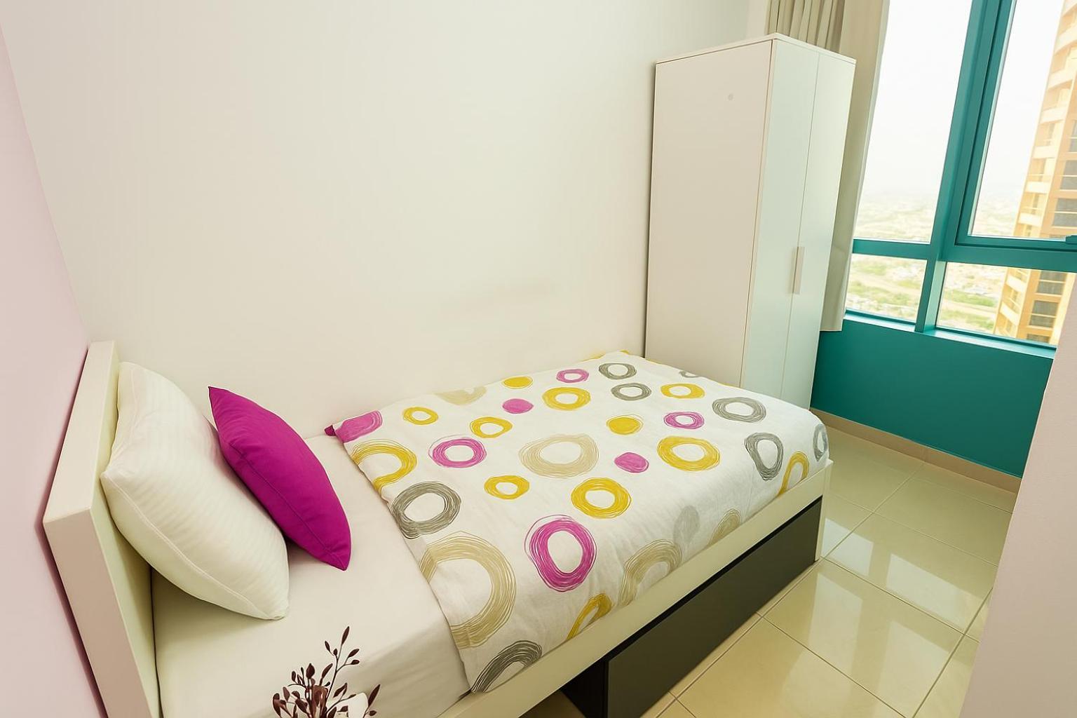 Nice Single Rooms For "Girls" Only In Dubai, Marina エクステリア 写真