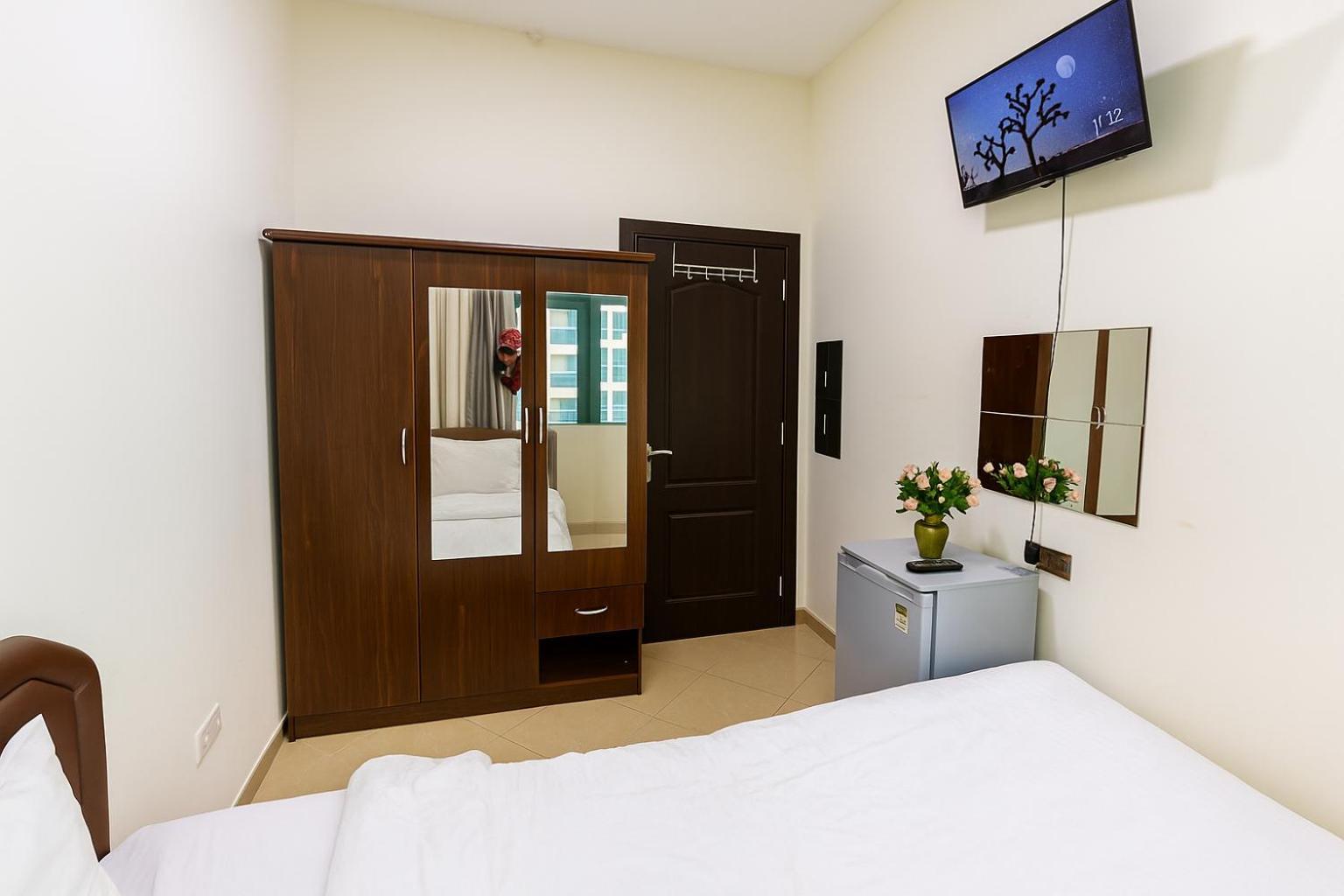 Nice Single Rooms For "Girls" Only In Dubai, Marina エクステリア 写真