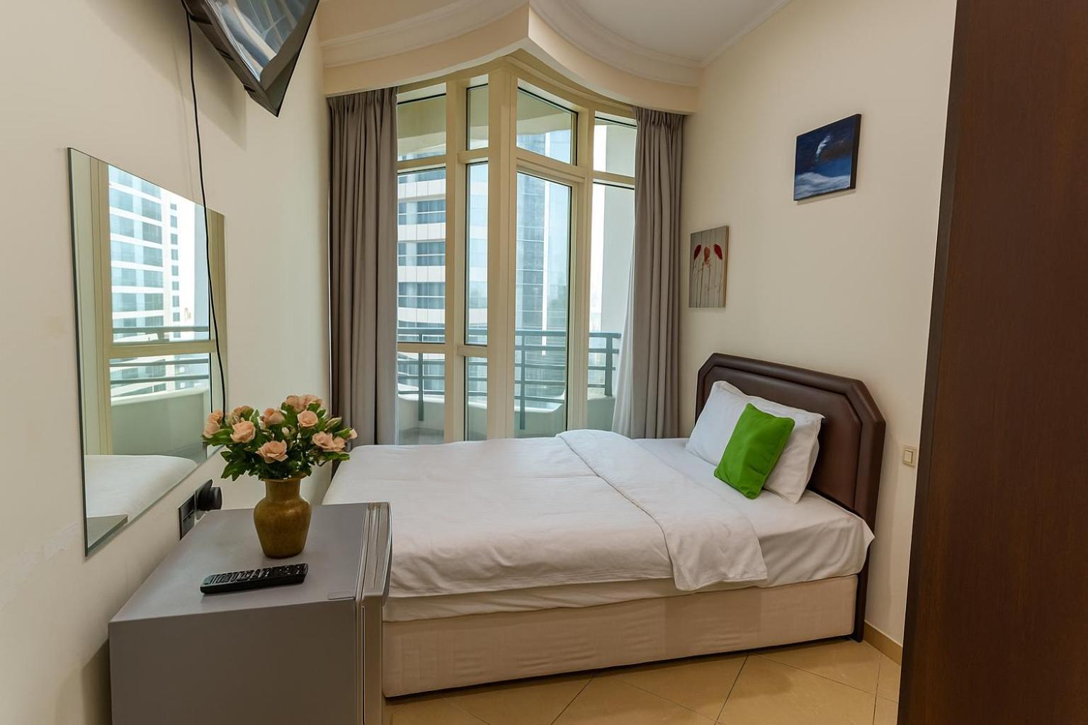 Nice Single Rooms For "Girls" Only In Dubai, Marina エクステリア 写真