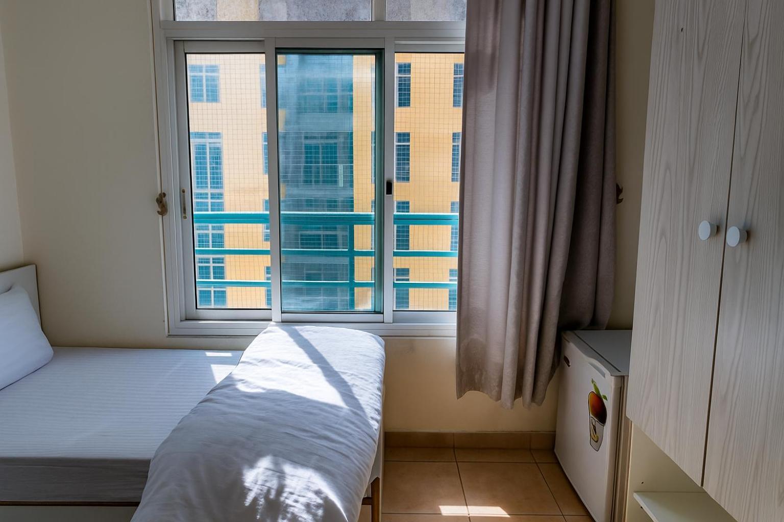 Nice Single Rooms For "Girls" Only In Dubai, Marina エクステリア 写真